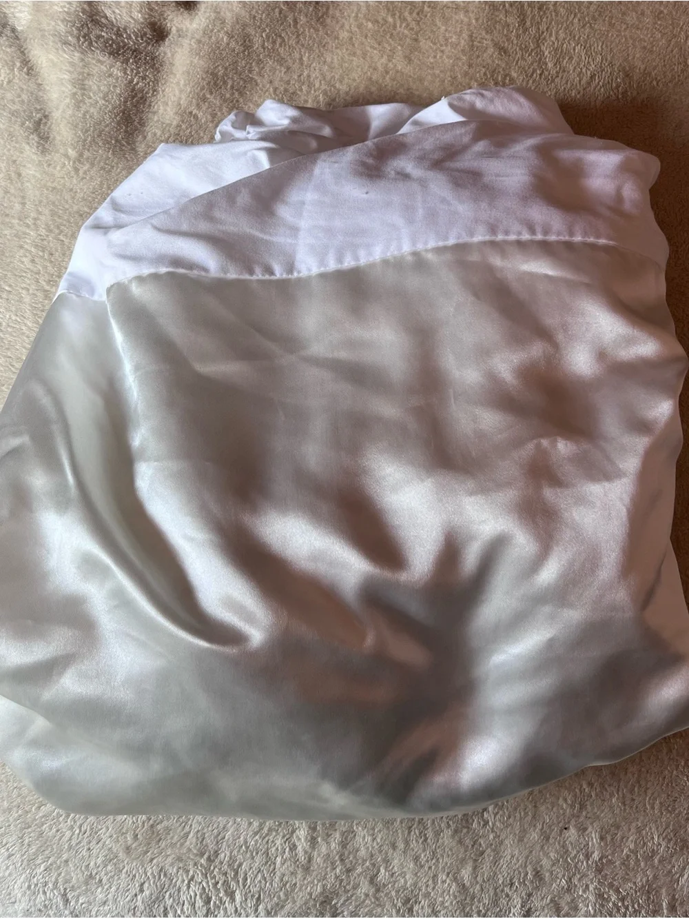 Comfort Linen Inc. fitted sheet with satin panel